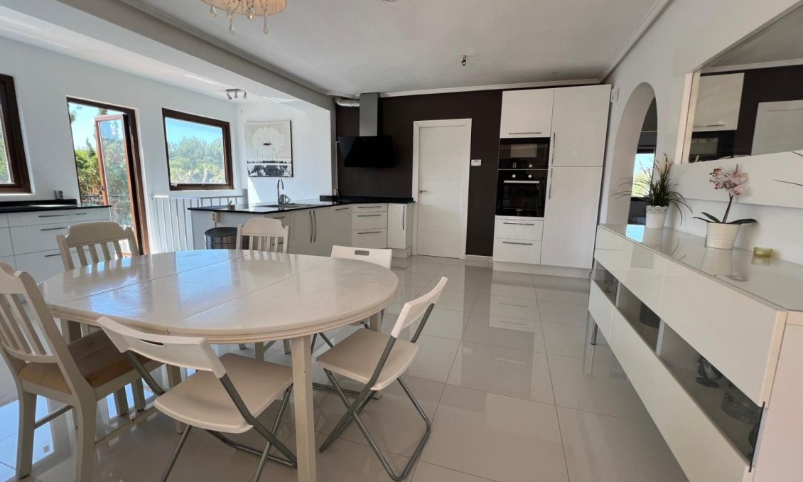 Wiederverkauf - Villa -
Torrevieja - Costa Blanca