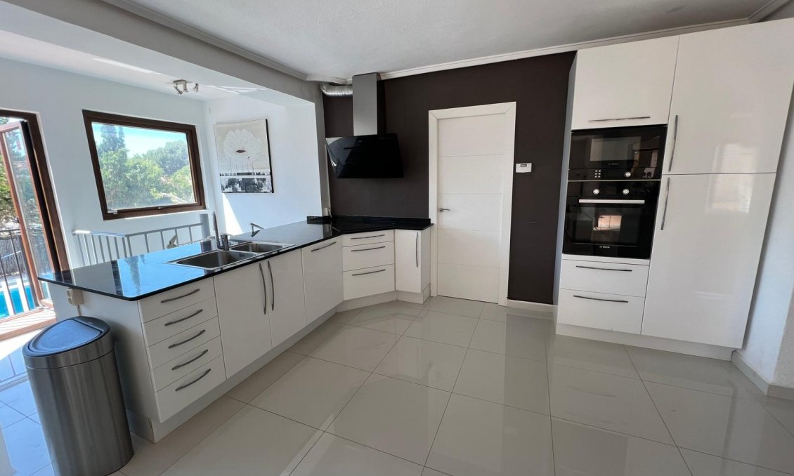 Wiederverkauf - Villa -
Torrevieja - Costa Blanca