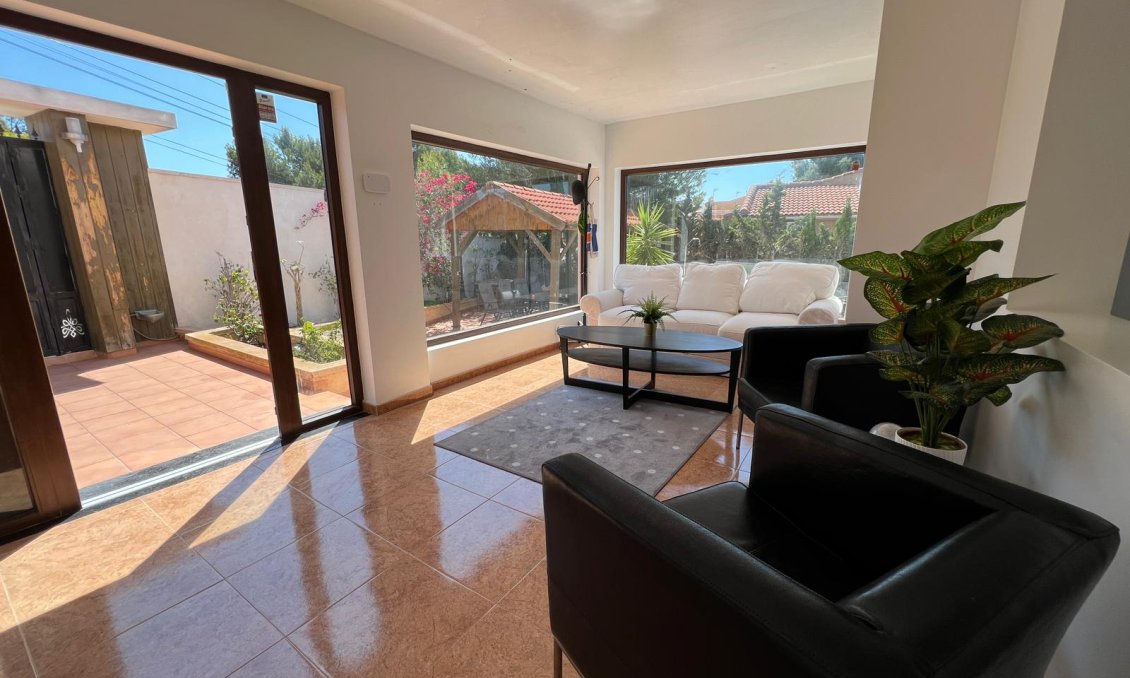 Wiederverkauf - Villa -
Torrevieja - Costa Blanca