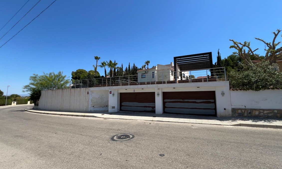 Wiederverkauf - Villa -
Torrevieja - Costa Blanca