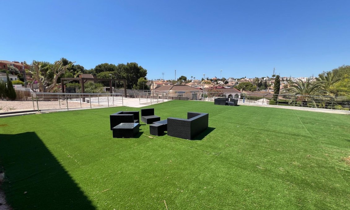 Wiederverkauf - Villa -
Torrevieja - Costa Blanca