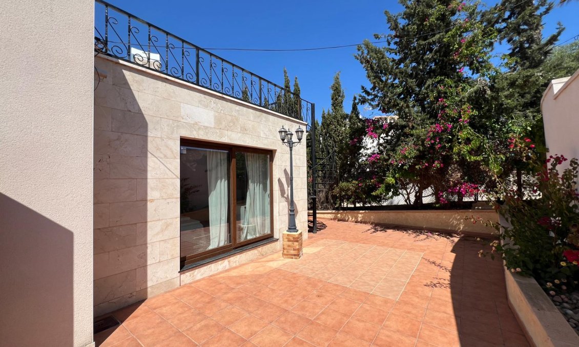 Wiederverkauf - Villa -
Torrevieja - Costa Blanca