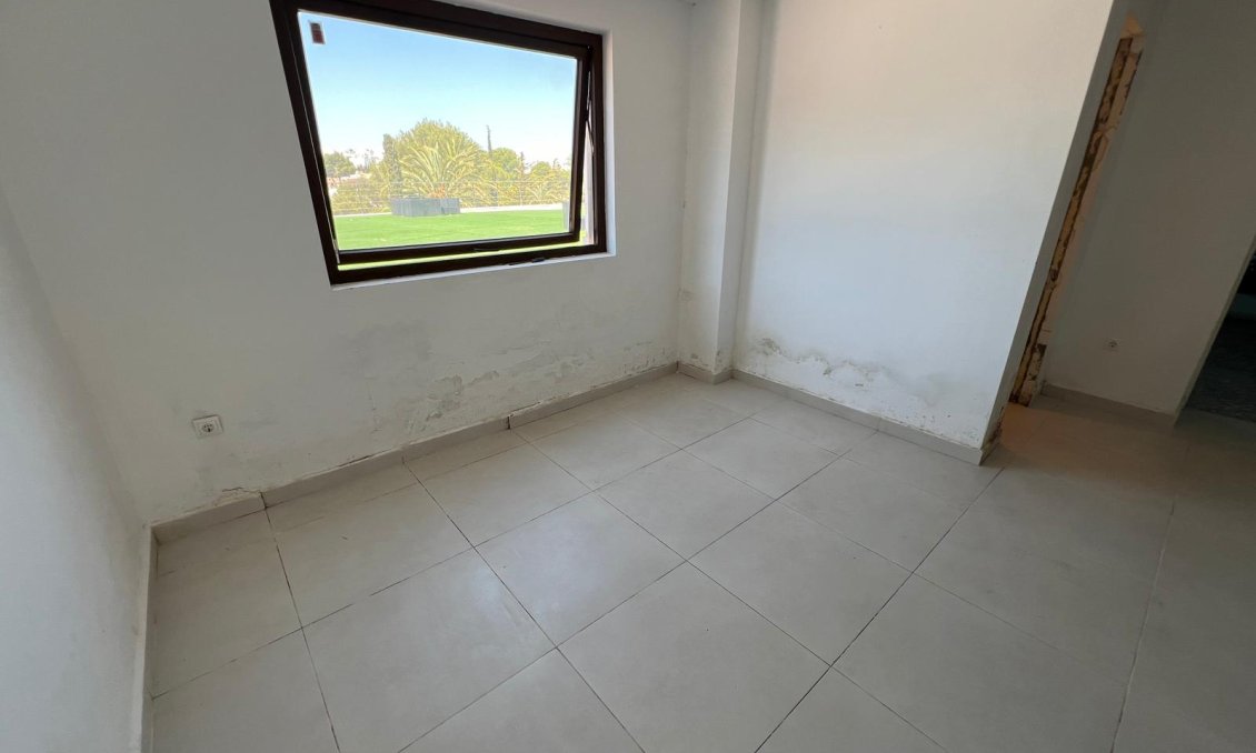 Wiederverkauf - Villa -
Torrevieja - Costa Blanca