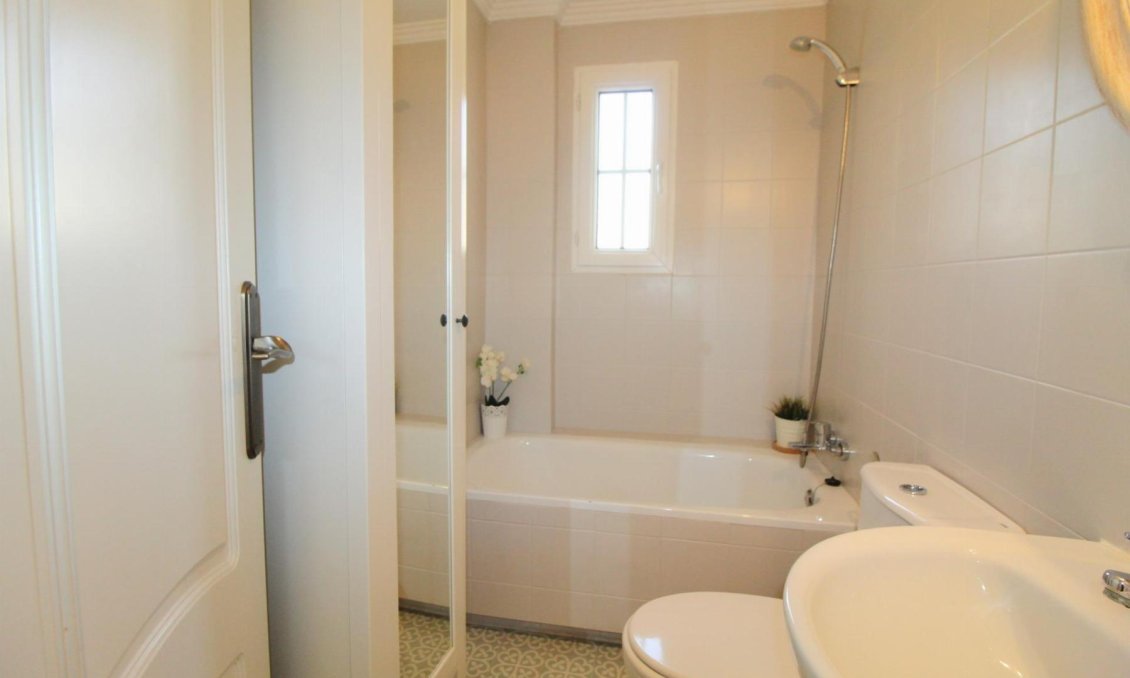 Wiederverkauf - Wohnung -
Torrevieja - Costa Blanca