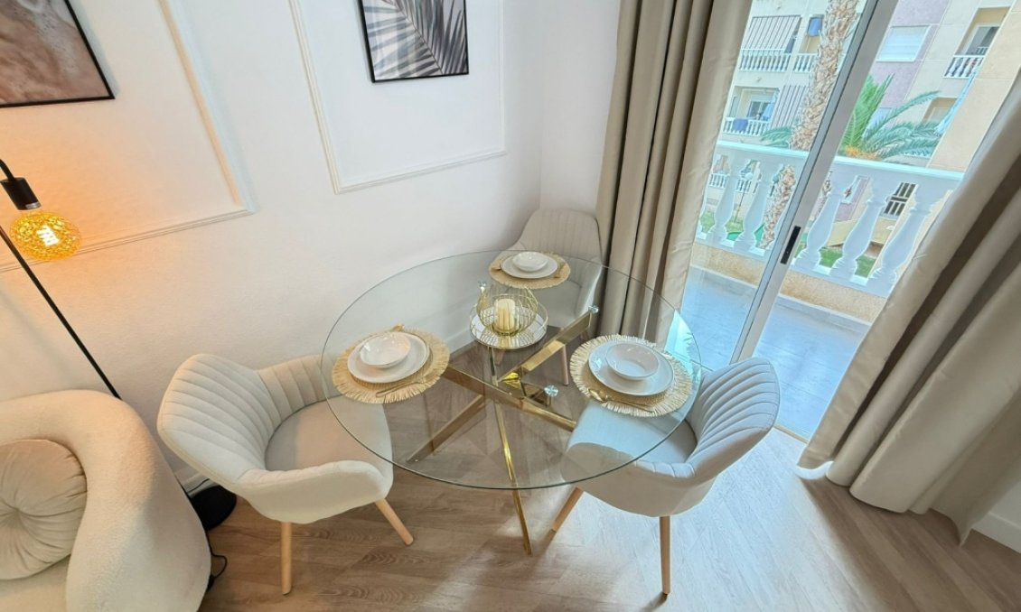 Wiederverkauf - Wohnung -
Torrevieja - Costa Blanca