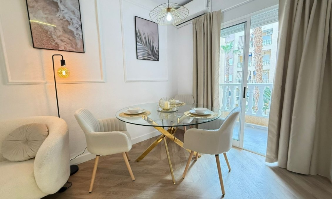 Wiederverkauf - Wohnung -
Torrevieja - Costa Blanca