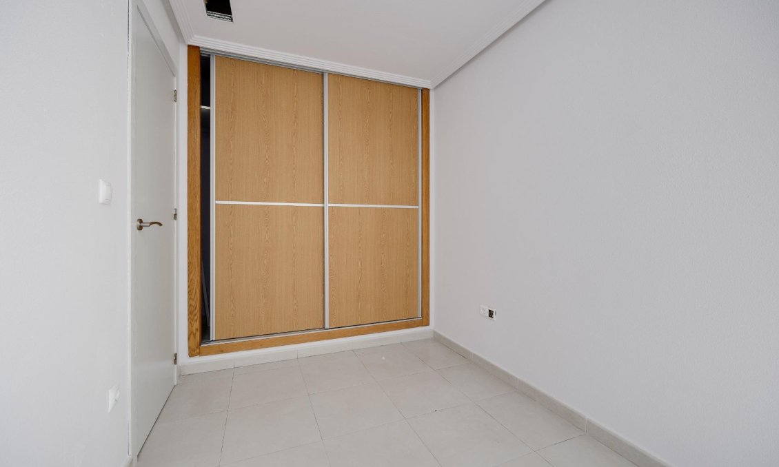 Wiederverkauf - Wohnung -
Torrevieja - Estacion De Autobuses