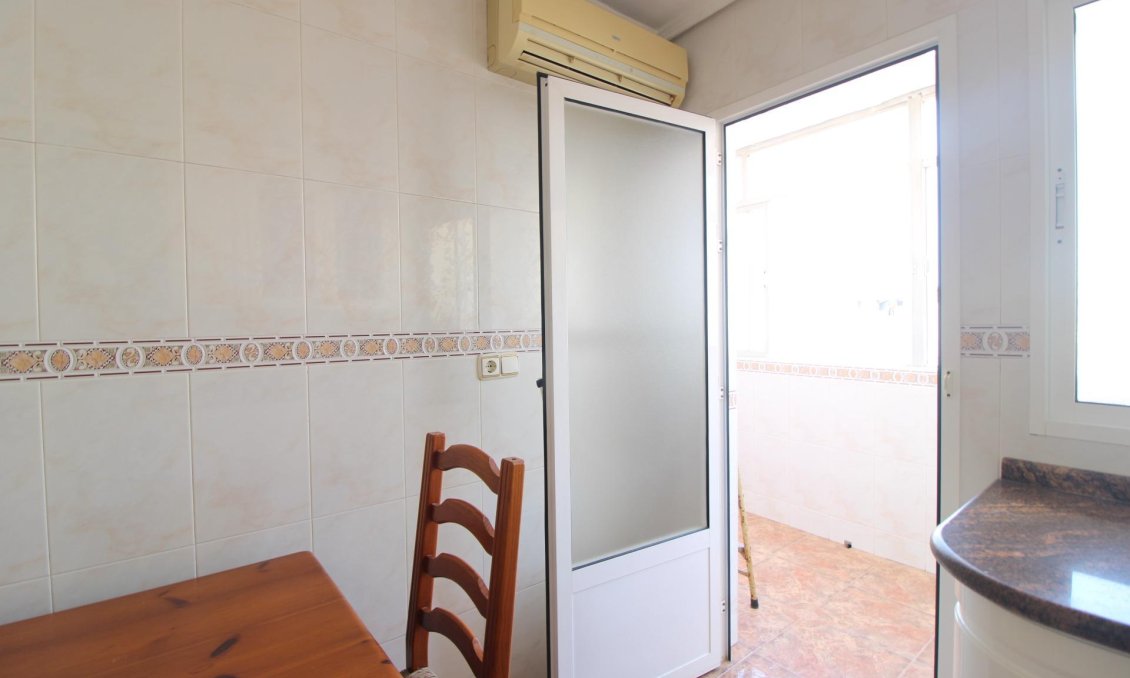 Revânzare - Apartament -
Torrevieja