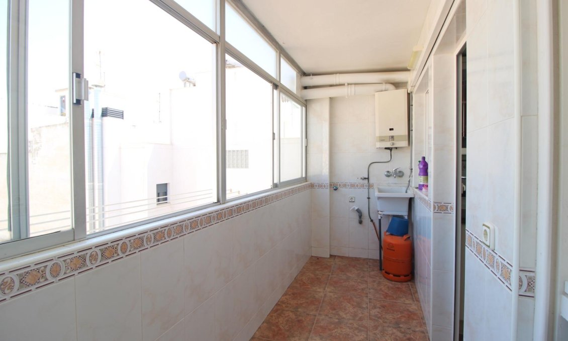 Revânzare - Apartament -
Torrevieja