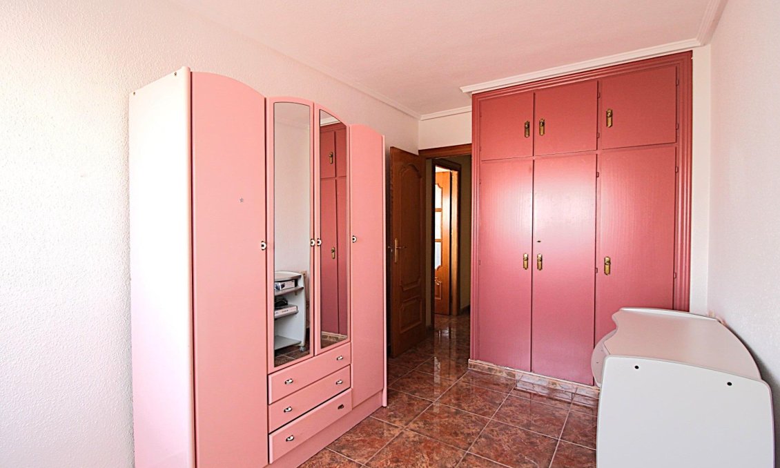 Revânzare - Apartament -
Torrevieja