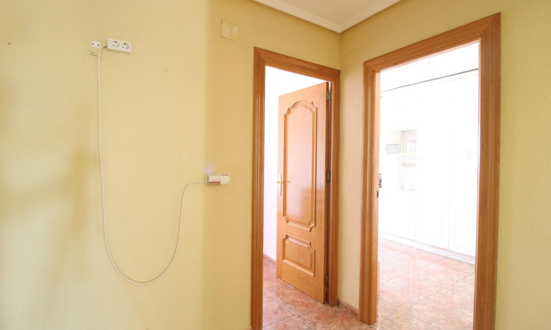 Revânzare - Apartament -
Torrevieja