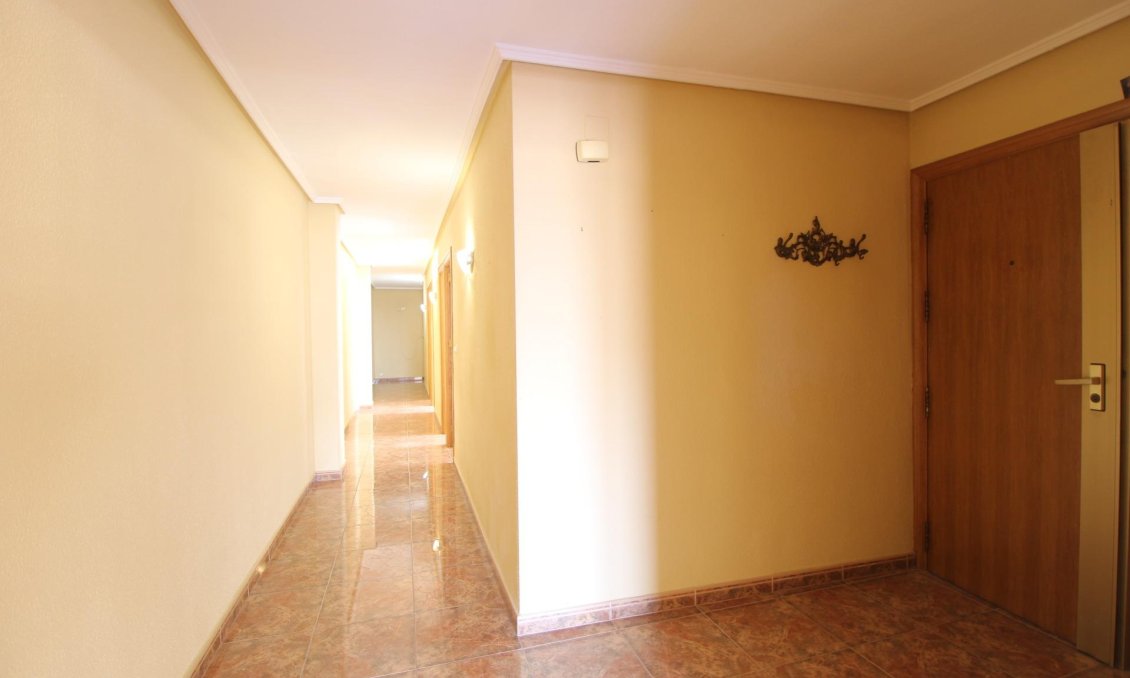 Revânzare - Apartament -
Torrevieja