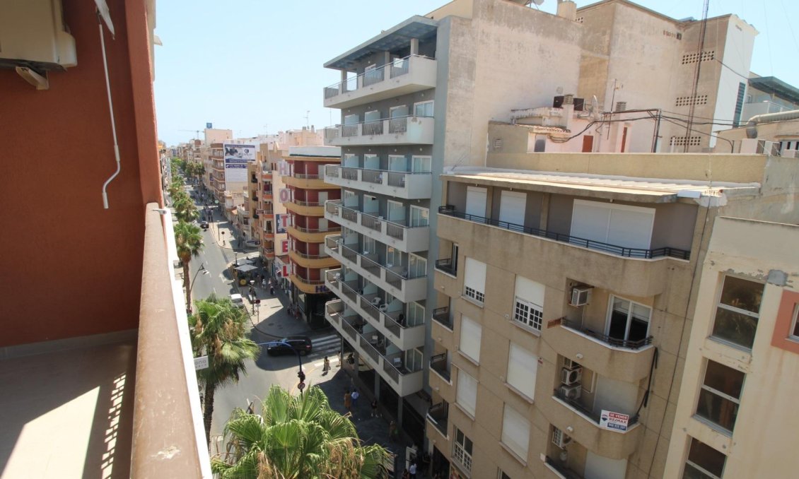 Revânzare - Apartament -
Torrevieja