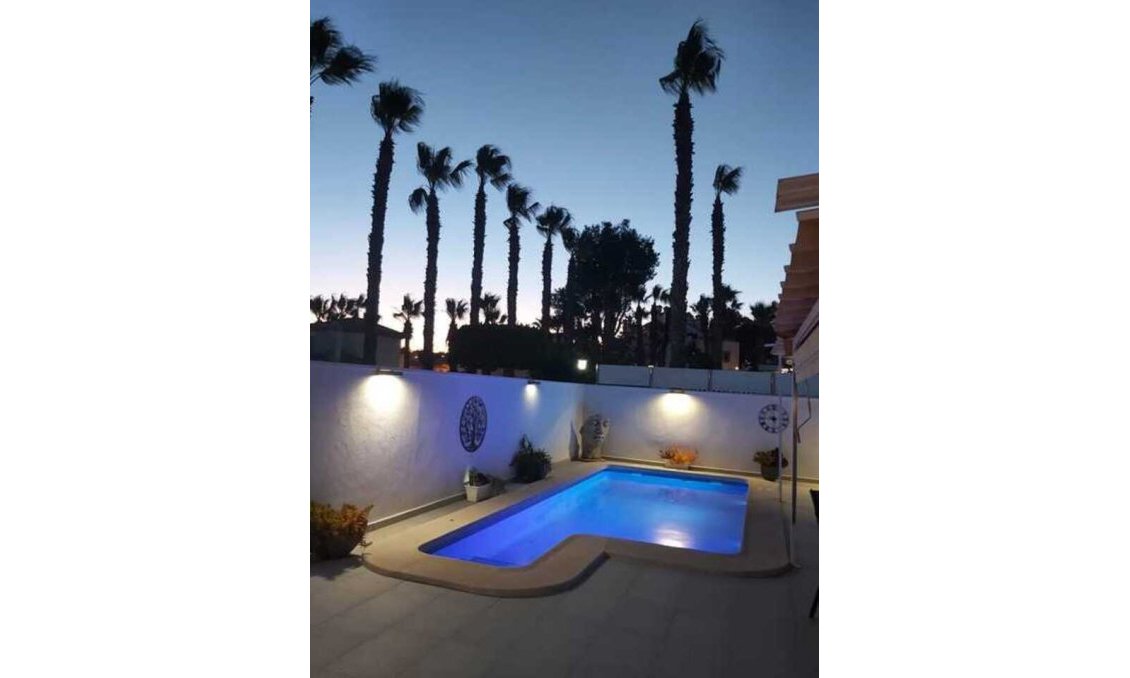 Segunda mano - Villa -
Villamartin - Costa Blanca