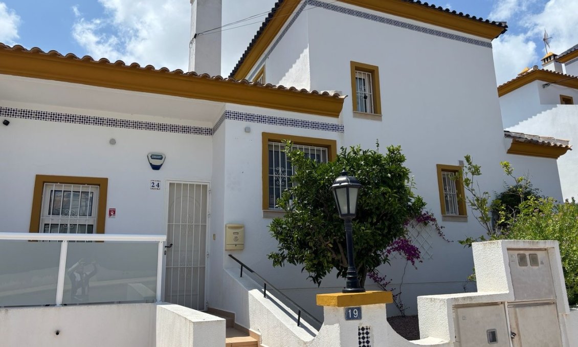 Segunda mano - Villa -
Villamartin - Costa Blanca