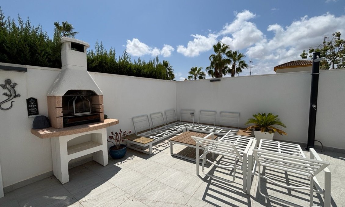 Segunda mano - Villa -
Villamartin - Costa Blanca