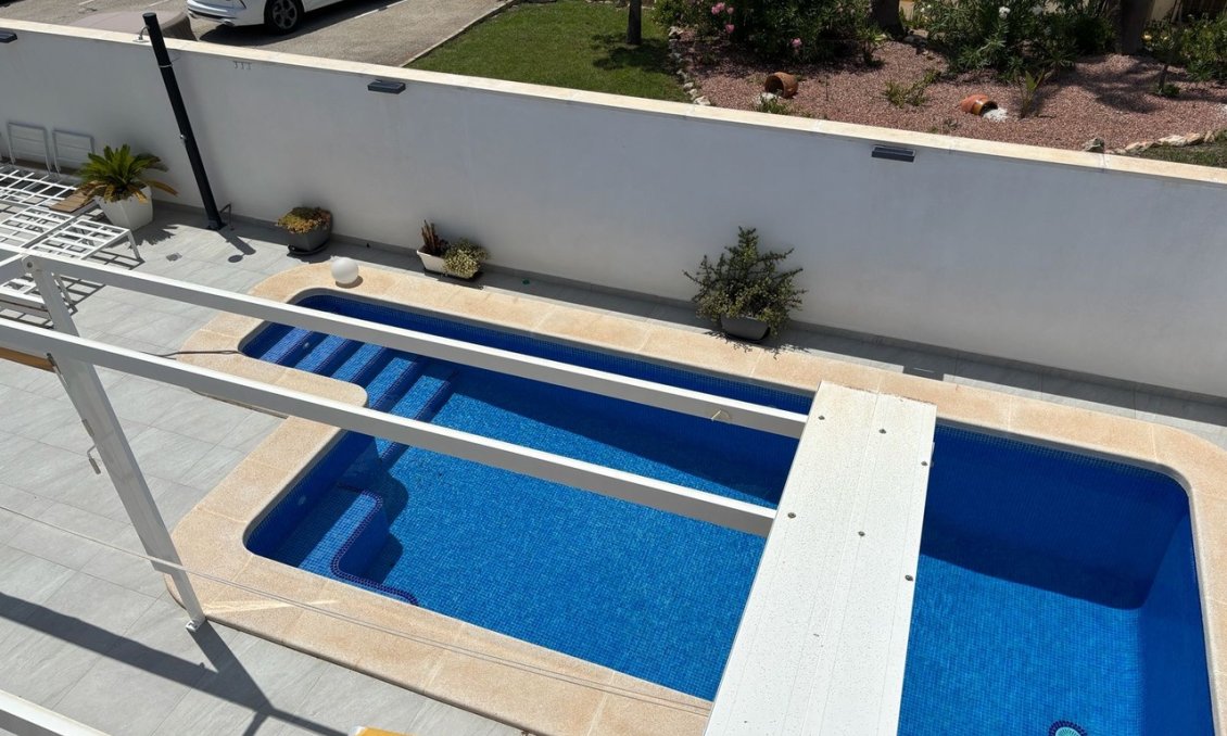 Segunda mano - Villa -
Villamartin - Costa Blanca