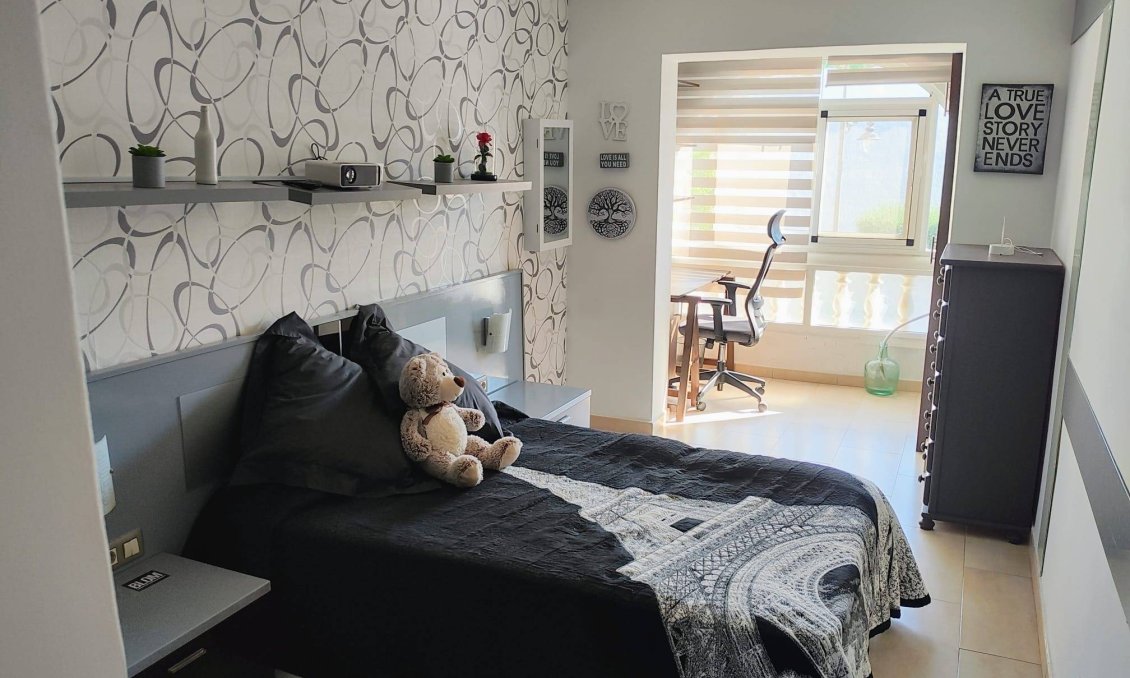 Revânzare - Apartament -
Lo Pagan - Villananitos