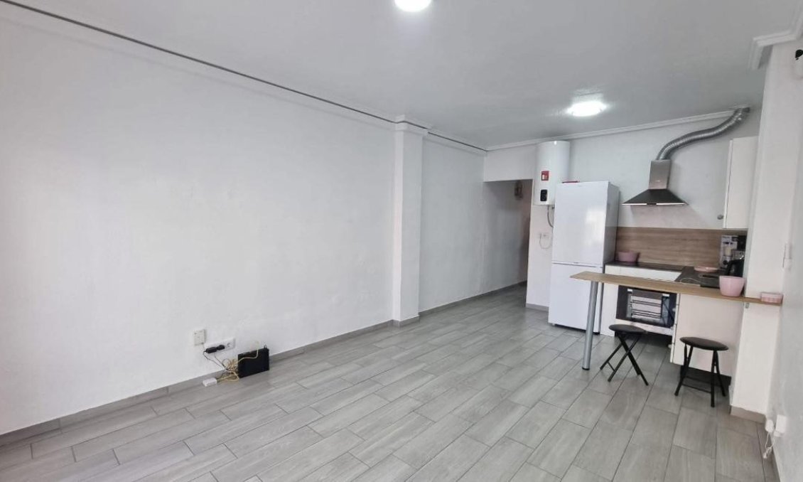Revente - Appartement -
Torrevieja - Centro
