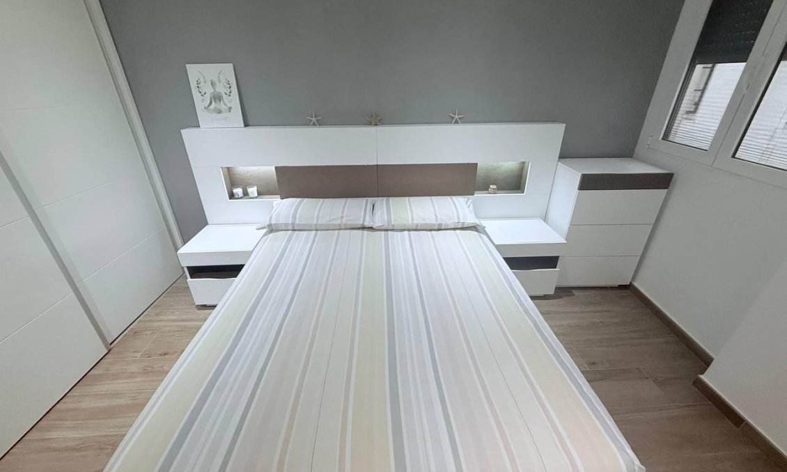 Használt Ingatlanok - Apartman -
Torrevieja - Centro