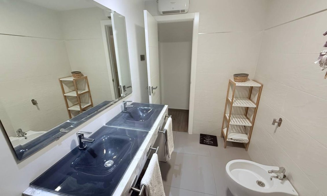 Használt Ingatlanok - Apartman -
Torrevieja - Centro