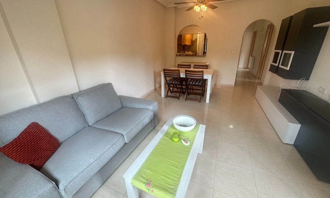 Segunda mano - Apartamento -
Jacarilla - Inland