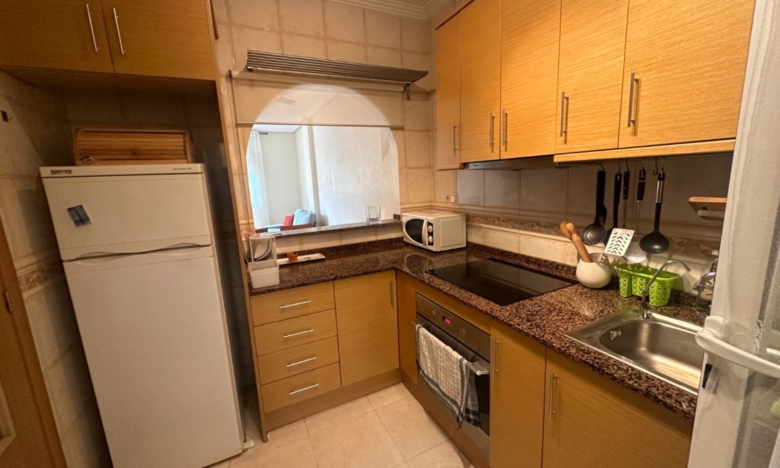 Segunda mano - Apartamento -
Jacarilla - Inland
