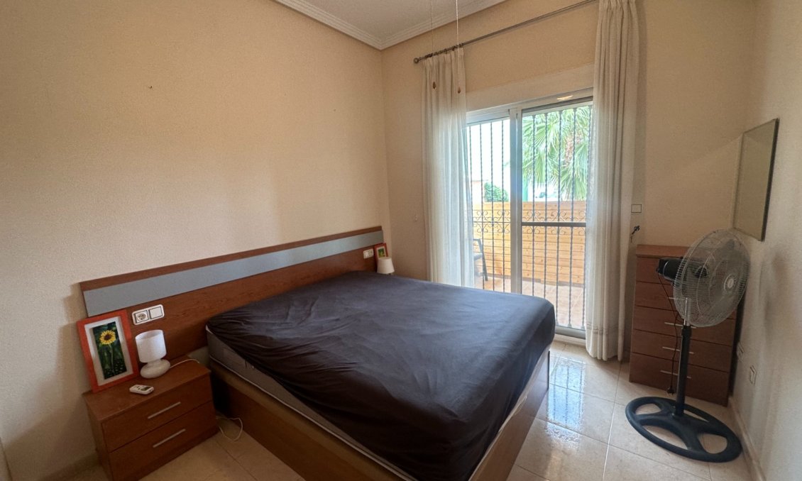 Segunda mano - Apartamento -
Jacarilla - Inland