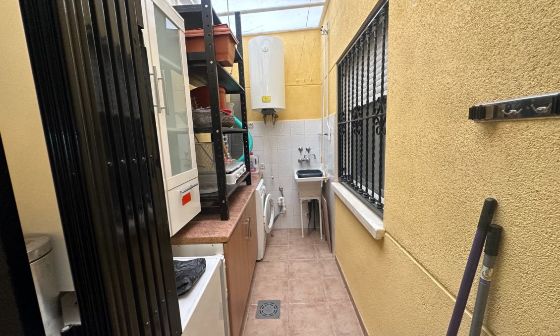 Segunda mano - Apartamento -
Jacarilla - Inland