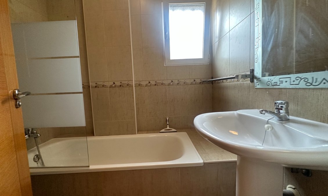 Segunda mano - Apartamento -
Jacarilla - Inland