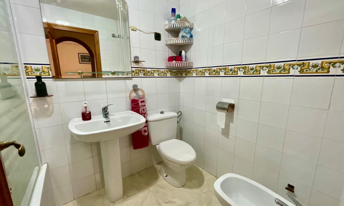 Segunda mano - Bungalow -
Torrevieja - Torreblanca