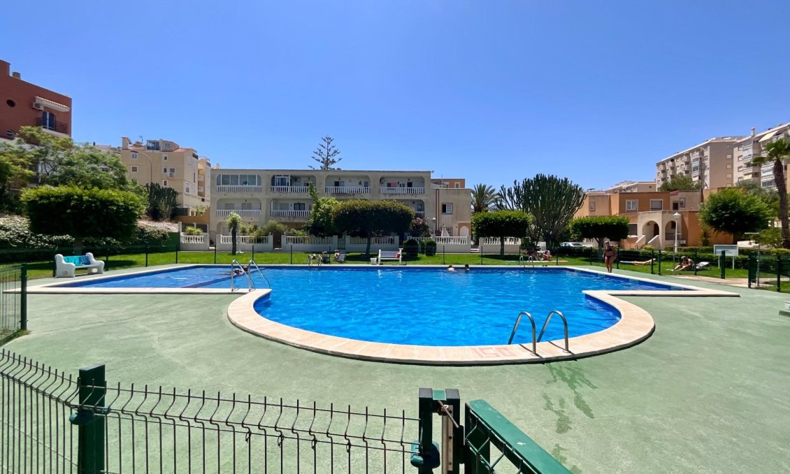Segunda mano - Bungalow -
Torrevieja - Torreblanca