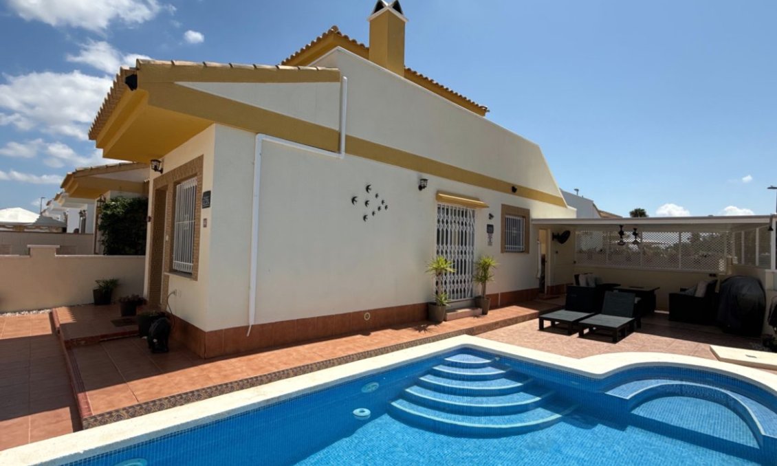 Segunda mano - Villa -
Sucina - Inland