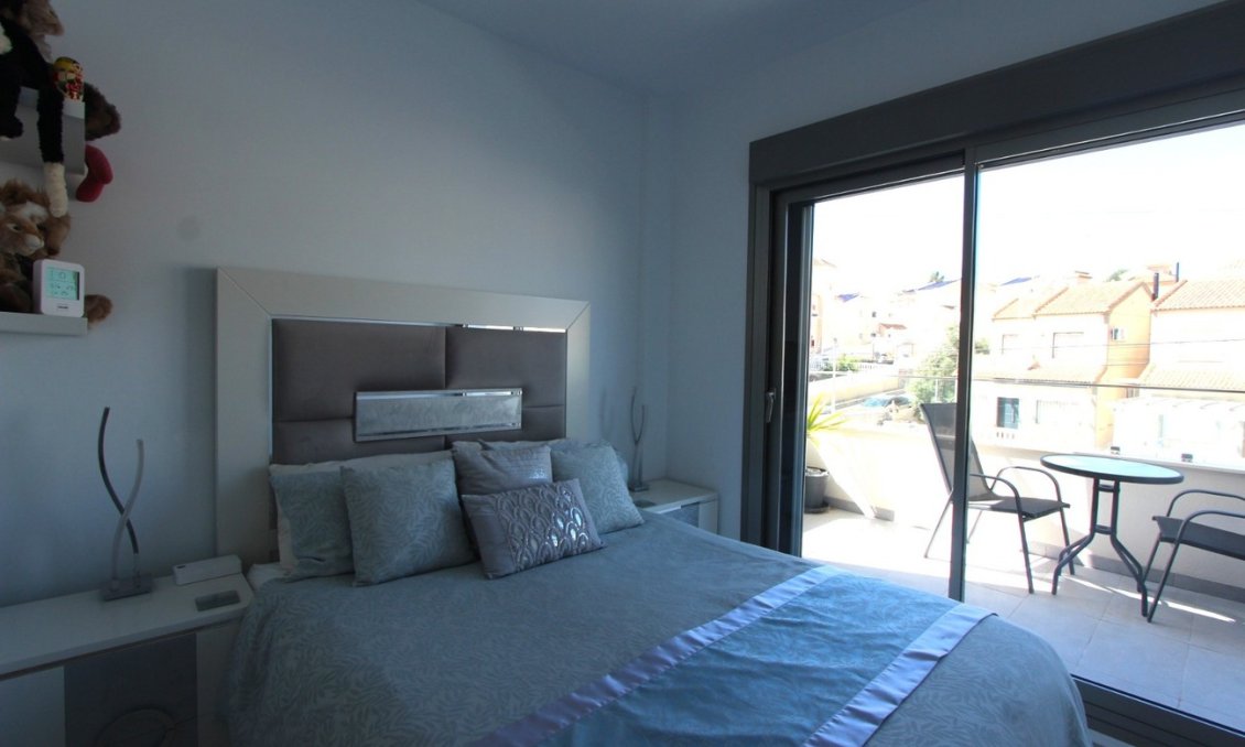 Segunda mano - Villa -
Villamartin - El Galan