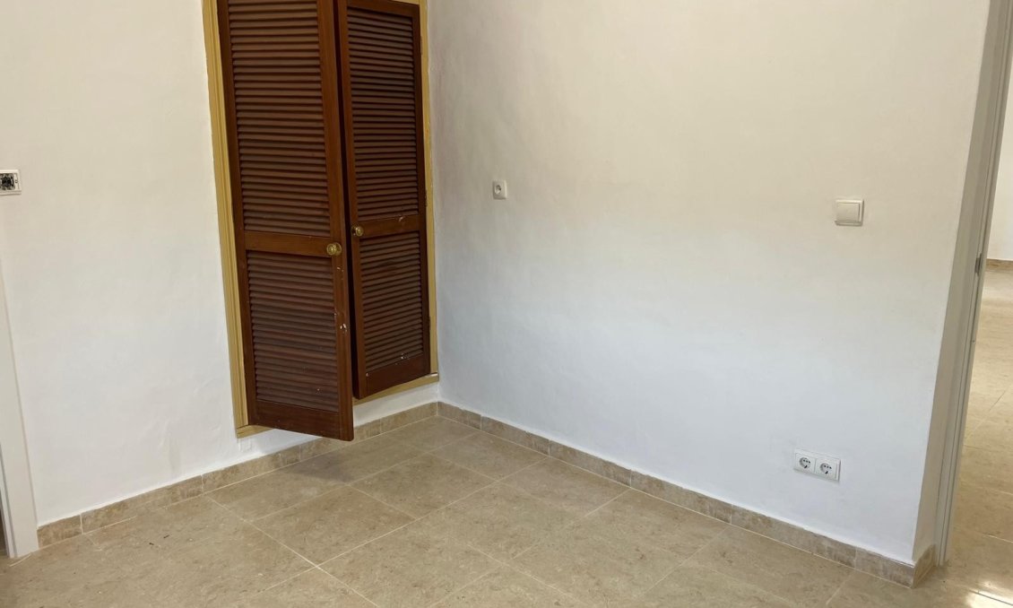 Segunda mano - Villa -
La Solana