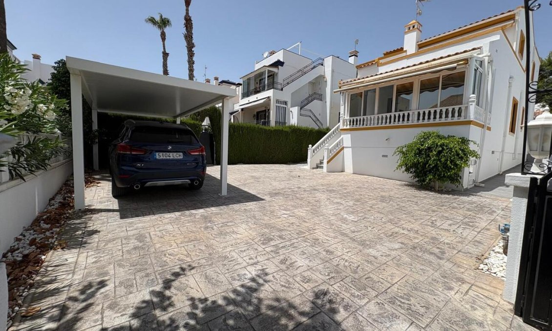 Resale - Villa -
Villamartin - Los Dolses
