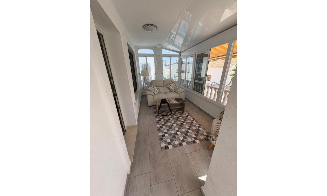 Resale - Villa -
Villamartin - Los Dolses