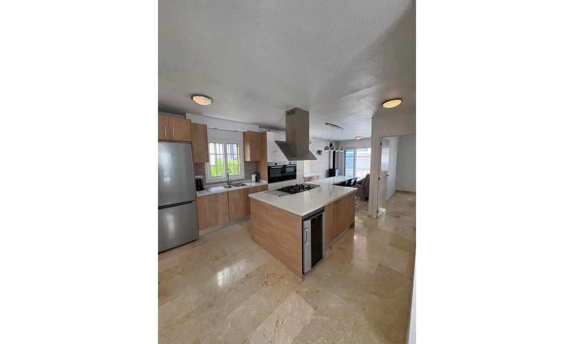 Resale - Villa -
Villamartin - Los Dolses