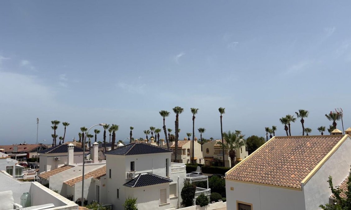 Resale - Villa -
Villamartin - Los Dolses