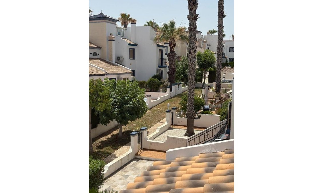 Resale - Villa -
Villamartin - Los Dolses