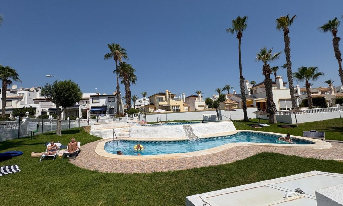 Resale - Villa -
Villamartin - Los Dolses