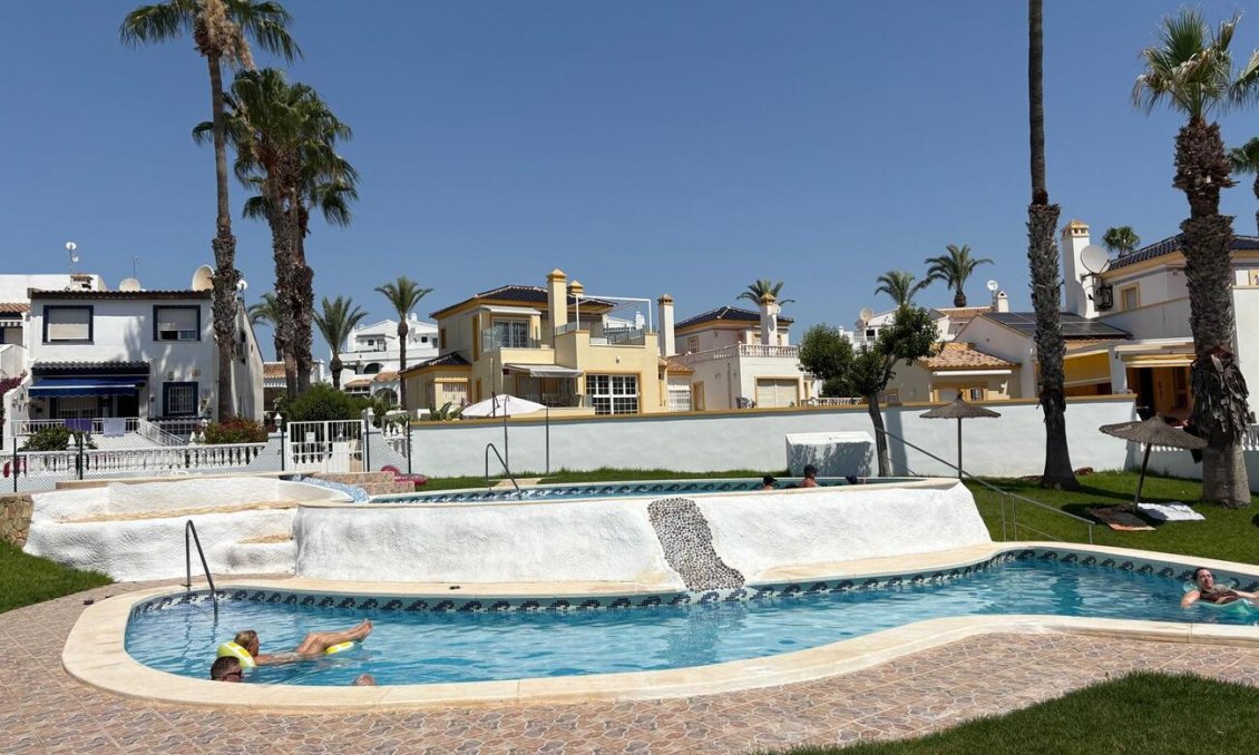 Resale - Villa -
Villamartin - Los Dolses
