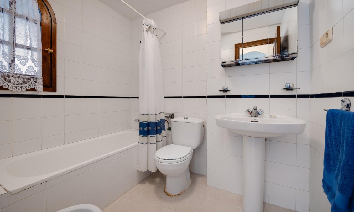 Revânzare - Apartament -
Torrevieja - El Acequión - Los Náufragos