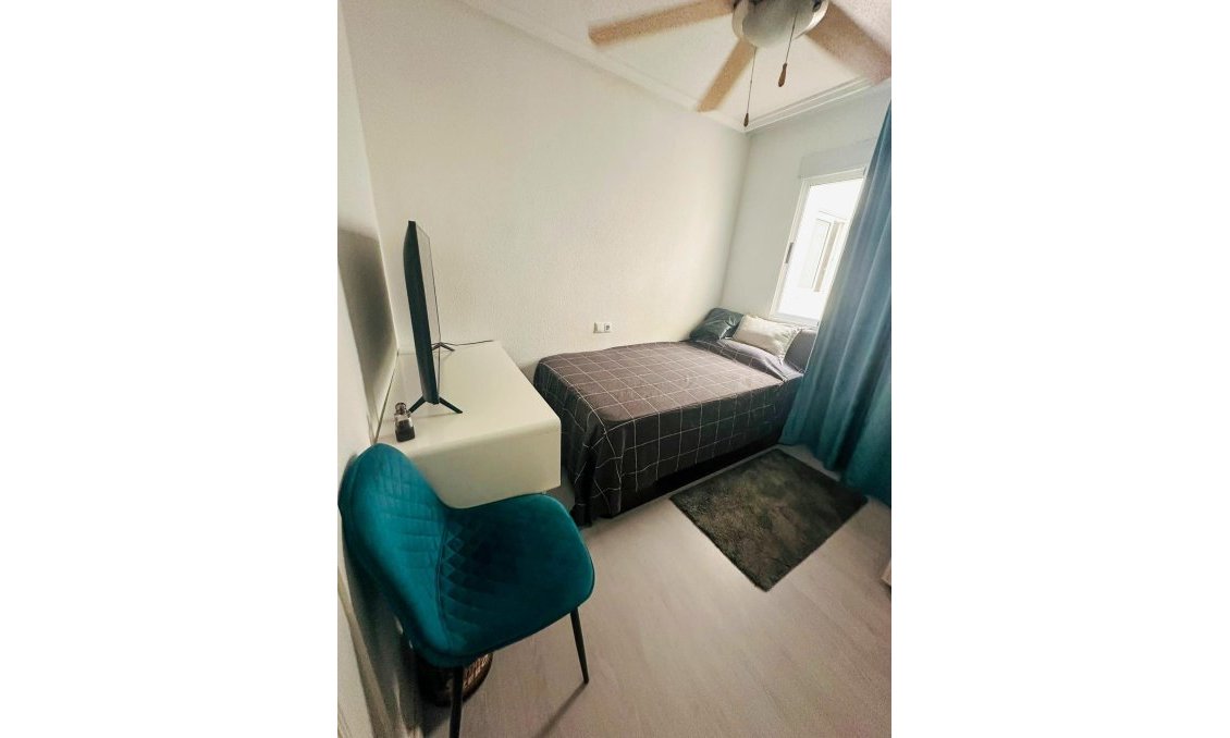 Segunda mano - Apartamento -
Torrevieja - Centro