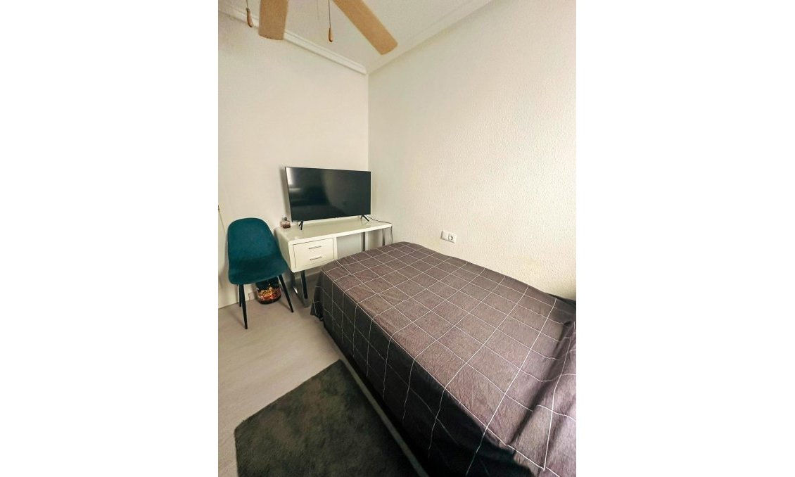 Segunda mano - Apartamento -
Torrevieja - Centro