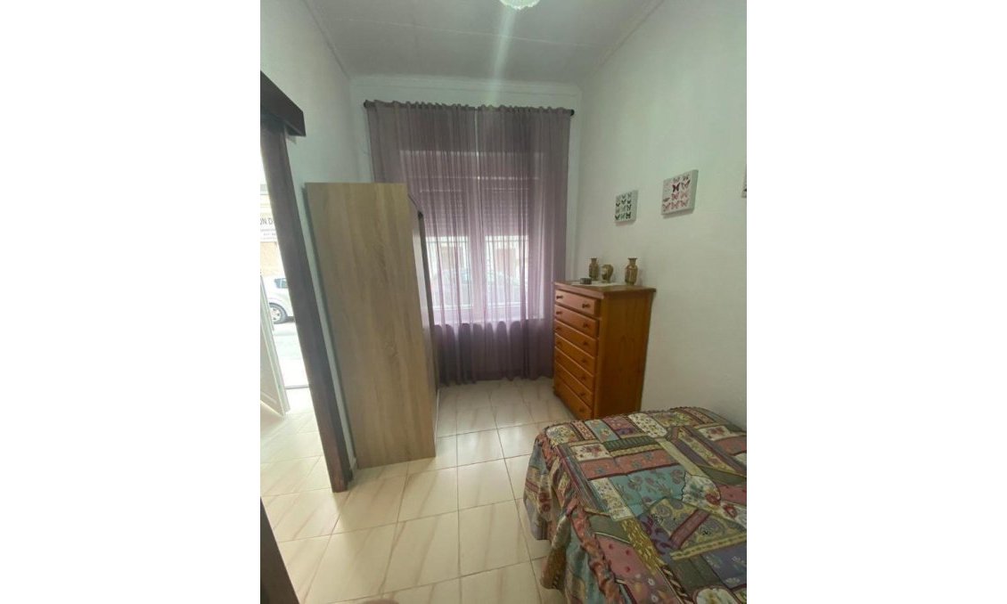 Segunda mano - Town House -
Torrevieja - Centro