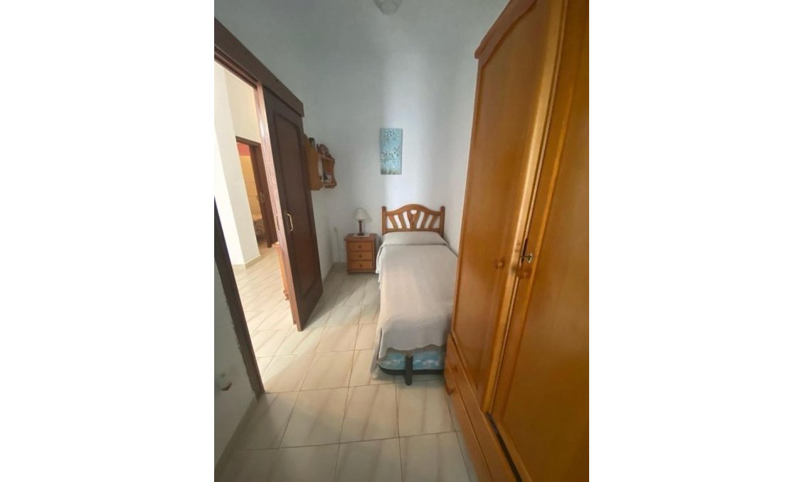 Segunda mano - Town House -
Torrevieja - Centro