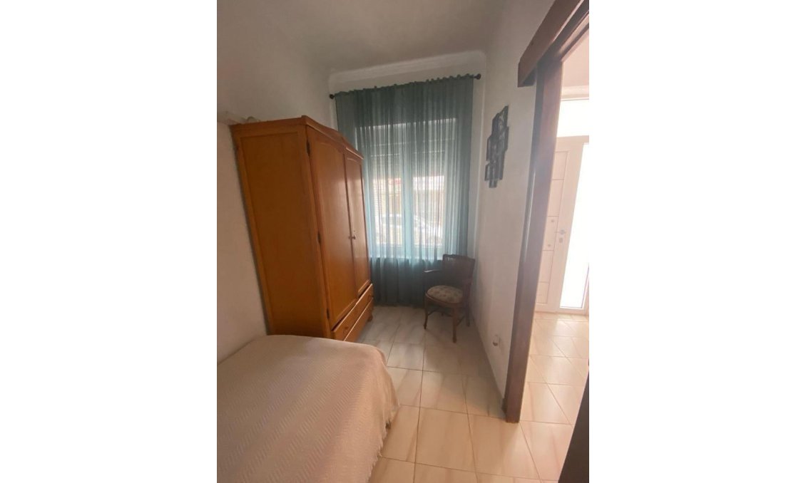 Segunda mano - Town House -
Torrevieja - Centro
