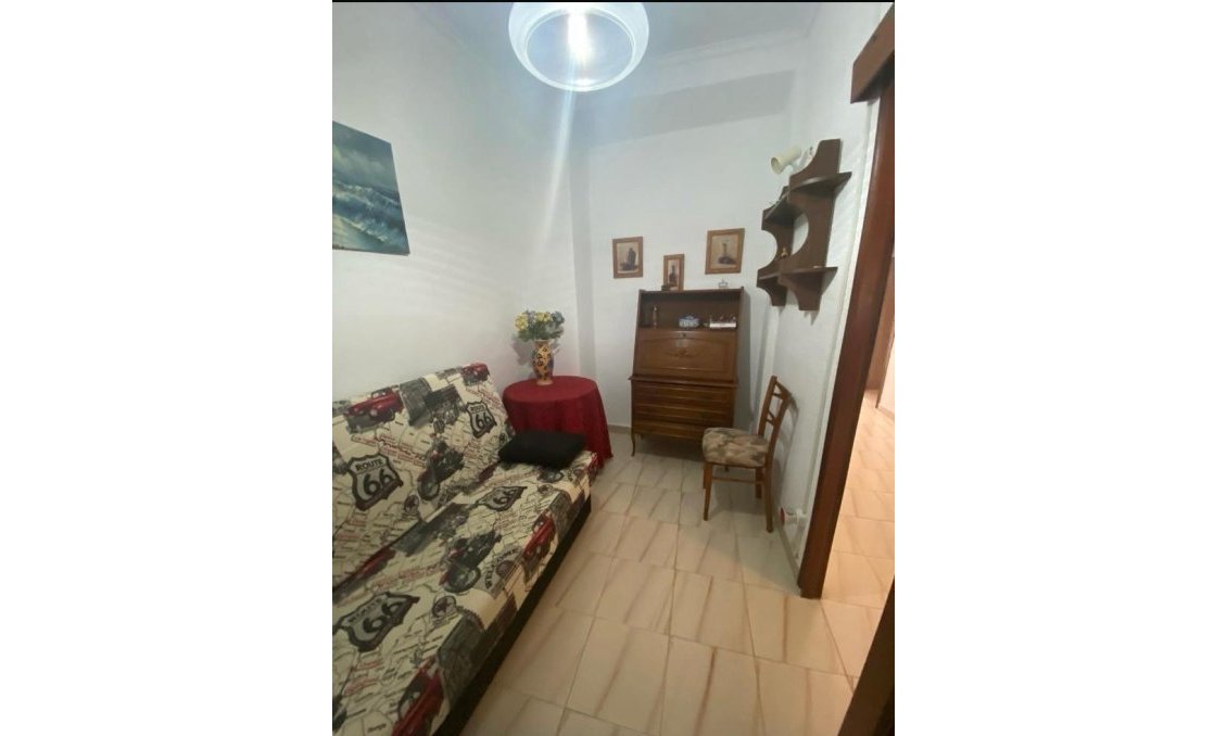 Segunda mano - Town House -
Torrevieja - Centro