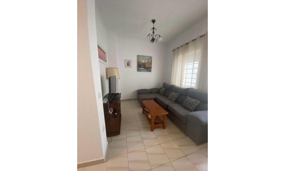 Segunda mano - Town House -
Torrevieja - Centro